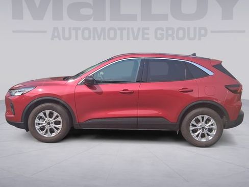 Used 2023 Ford Escape Active AWD/4WD image 2