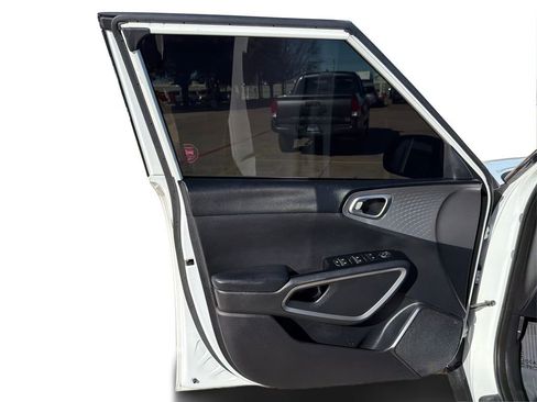 Used 2020 Kia Soul LX image 20