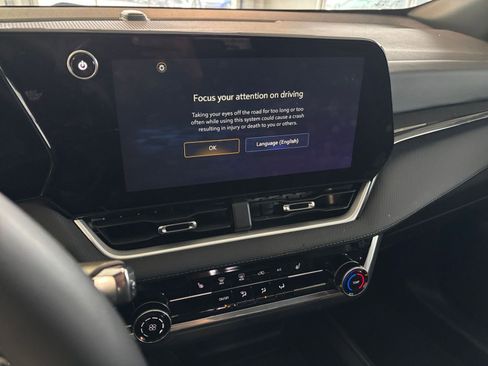 Used 2025 Chevrolet Equinox LT image 26