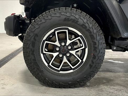 New 2025 Jeep Gladiator Rubicon w/ Safety Group image 22