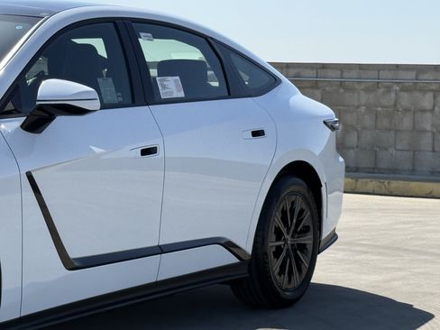 New 2026 Lexus ES 350e FWD image 9