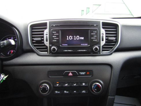 Used 2019 Kia Sportage LX image 16