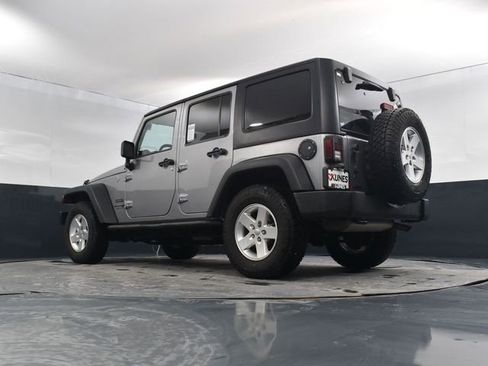 Used 2018 Jeep Wrangler Unlimited Sport S image 42