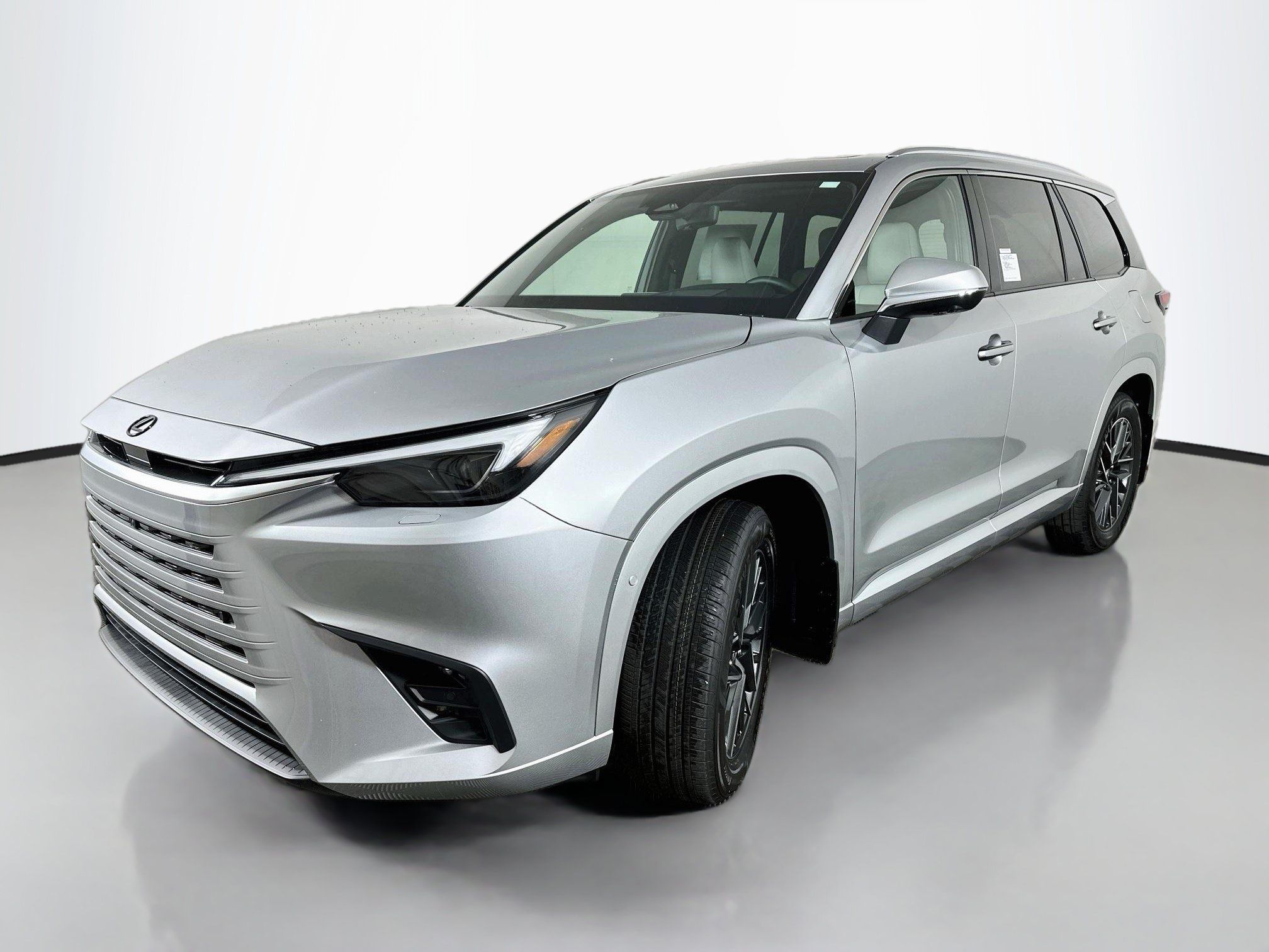 Used 2025 Lexus TX 350 AWD w/ Technology Package image 3