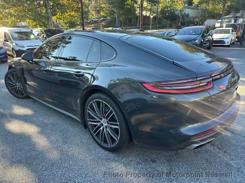 Used 2020 Porsche Panamera image 4