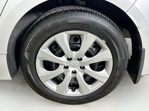 Used 2025 Toyota Corolla LE image 11