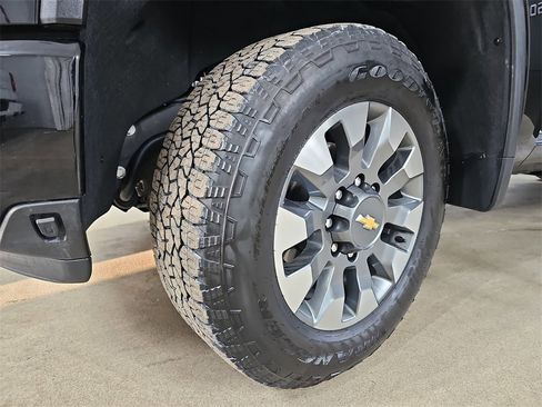 Used 2024 Chevrolet Silverado 2500 Custom w/ Custom Value Package image 37
