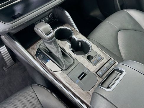 Certified 2021 Toyota Highlander Limited image 17