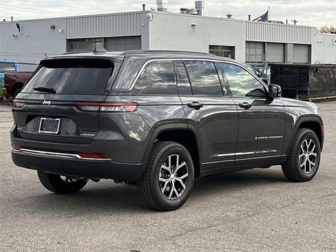 New 2025 Jeep Grand Cherokee Limited image 3