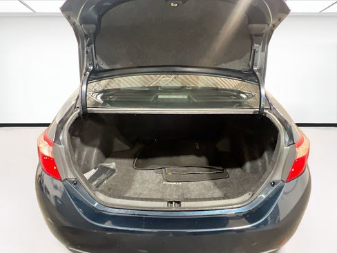 Used 2018 Toyota Corolla LE w/ Carpet Mat Package (TMS) image 17