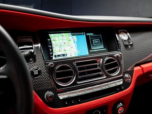 Used 2020 Rolls-Royce Wraith image 48