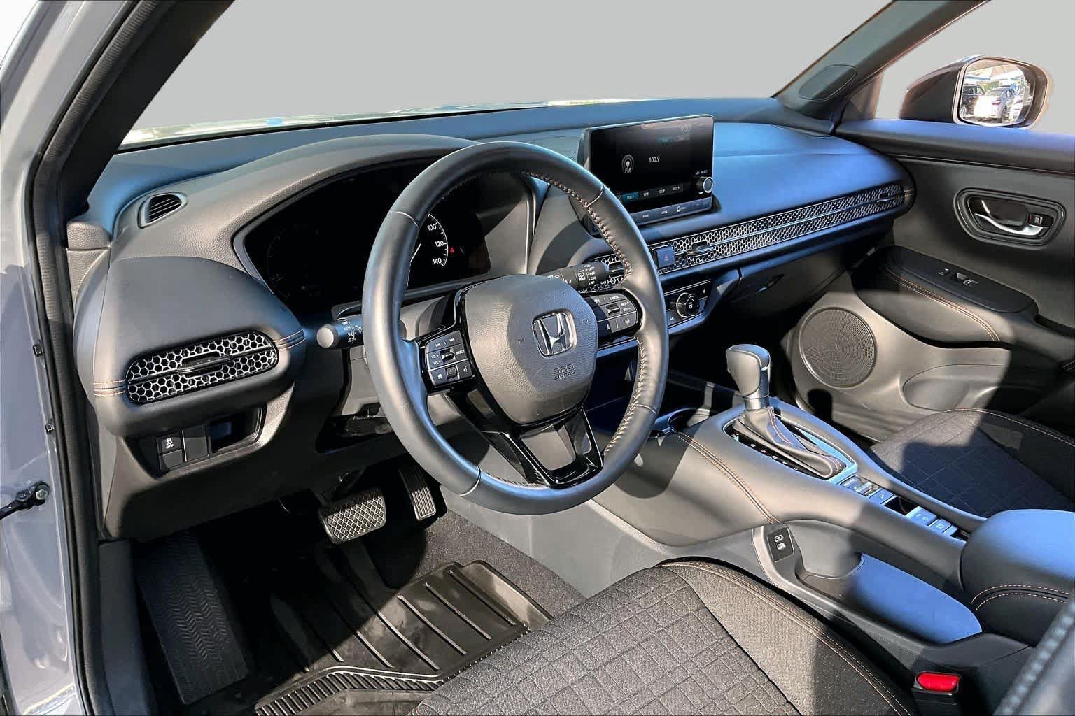Certified 2025 Honda HR-V Sport image 18