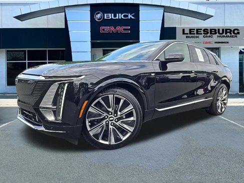 Used 2026 Cadillac Lyriq Signature Luxury w/ Nappa Leather Package AWD/4WD image 3