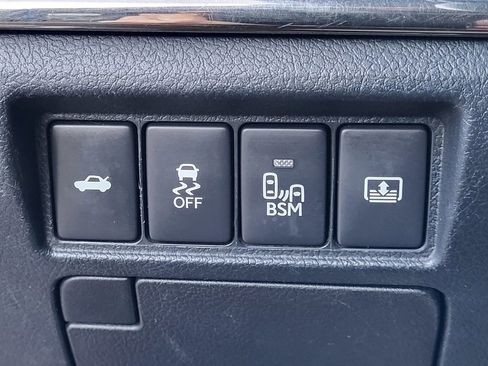 Used 2013 Toyota Avalon Limited image 19