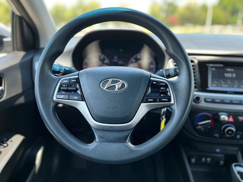 Used 2018 Hyundai Accent SE FWD image 14