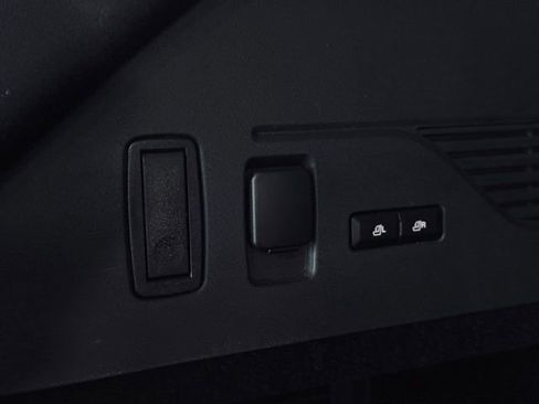 Used 2024 Lincoln Nautilus Reserve image 11