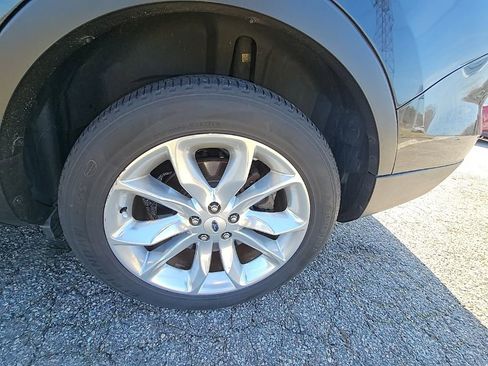 Used 2014 Ford Explorer XLT w/ Equipment Group 202A image 10