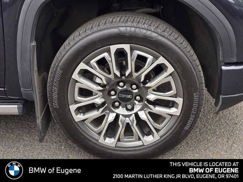 Used 2022 GMC Sierra 1500 Denali w/ Technology Package AWD/4WD image 9