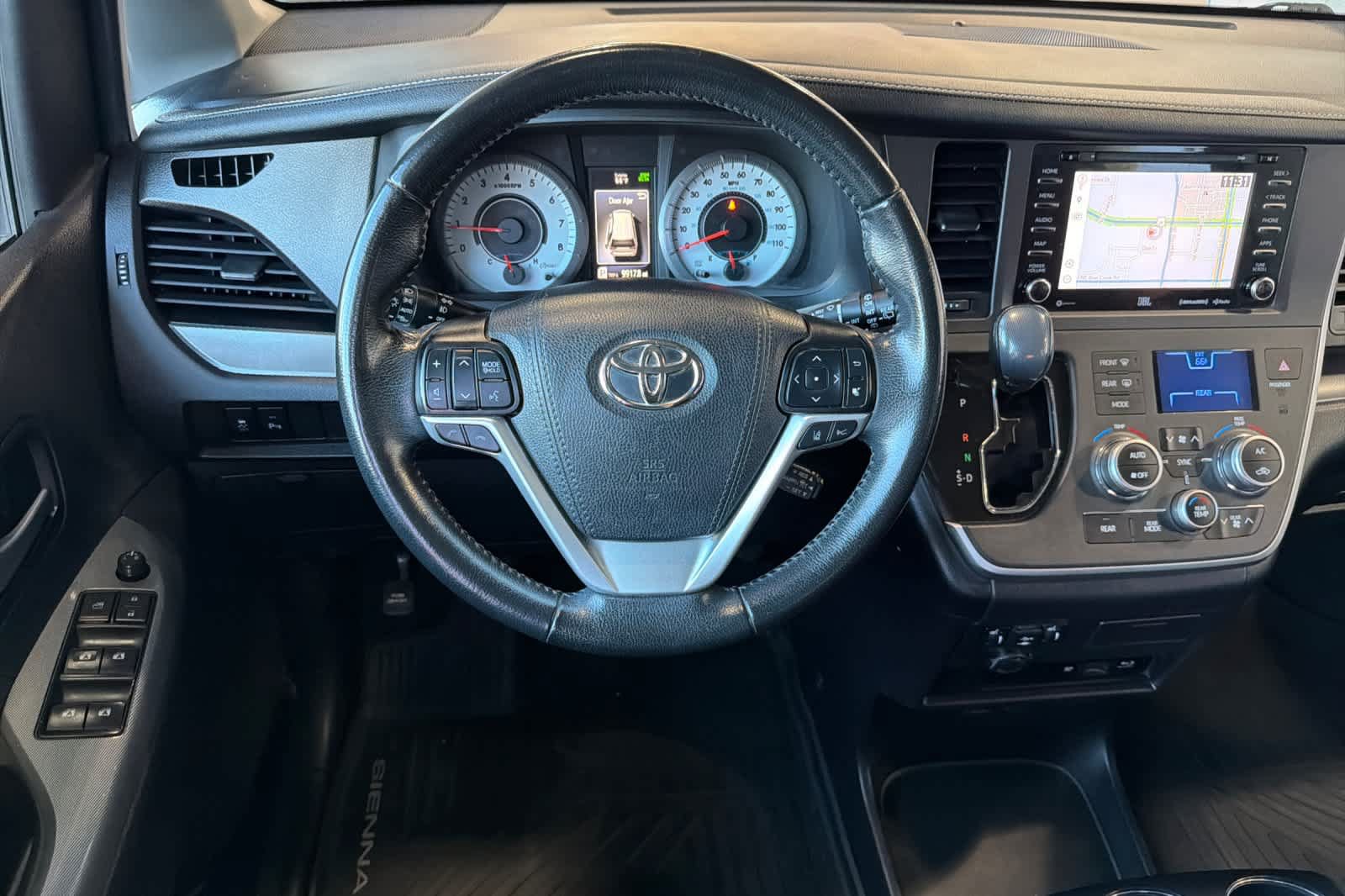 Used 2020 Toyota Sienna SE Premium AWD/4WD image 16