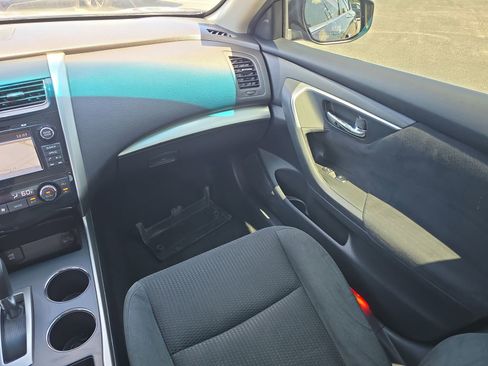 Used 2015 Nissan Altima 2.5 SV w/ Convenience Package FWD image 12