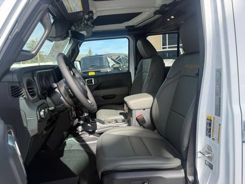 New 2026 Jeep Gladiator Mojave AWD/4WD image 10