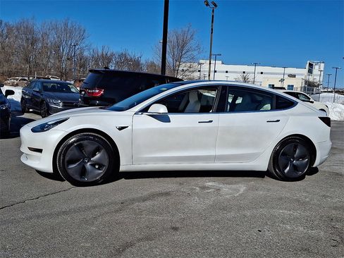 Used 2020 Tesla Model 3 Standard Range Plus image 9