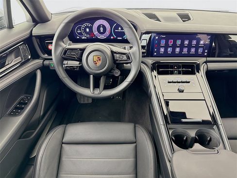 Certified 2025 Porsche Panamera 4 image 25