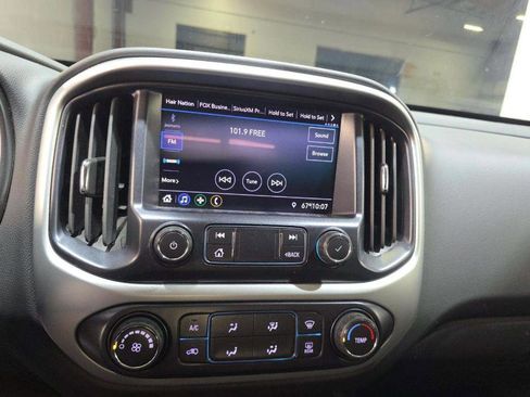 Used 2021 Chevrolet Colorado LT w/ LT Convenience Package image 8