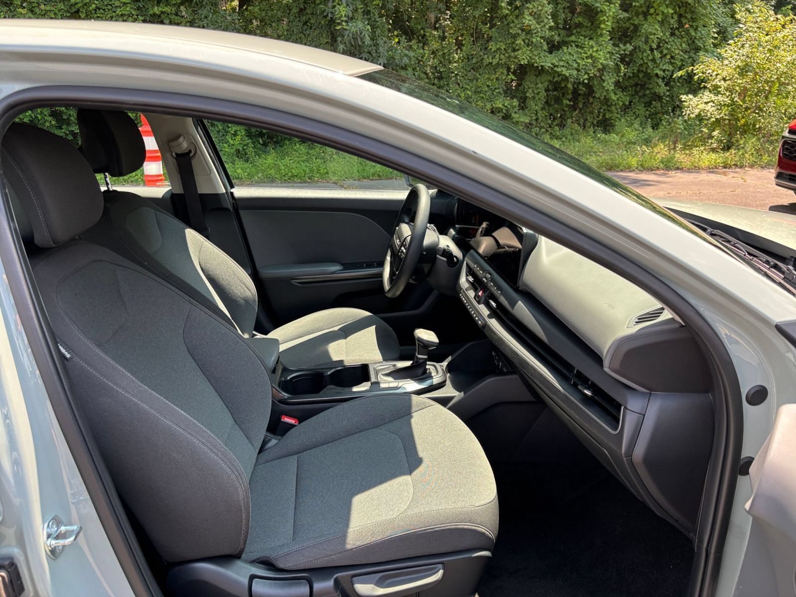 Used 2025 Kia K4 FWD image 38