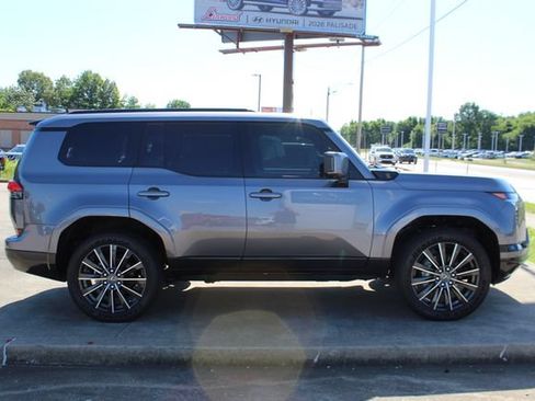 Used 2025 Lexus GX 550 w/ Accessory Package (Z1) AWD/4WD image 4