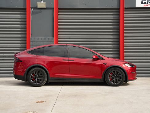 Used 2023 Tesla Model X Plaid image 8