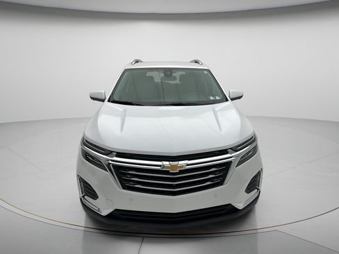 Used 2024 Chevrolet Equinox Premier AWD/4WD image 2