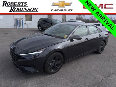 Used 2022 Hyundai Elantra SEL w/ Convenience Package