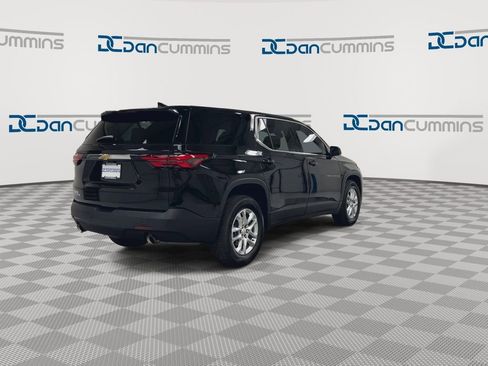 Used 2023 Chevrolet Traverse LS FWD image 8