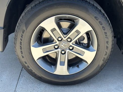 Certified 2025 Honda Pilot EX-L image 7