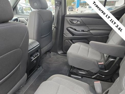 Used 2023 Chevrolet Traverse LT image 20