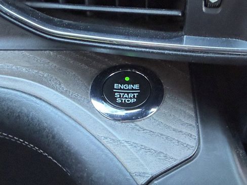 Used 2020 Ford Explorer Platinum w/ Premium Technology Package image 56