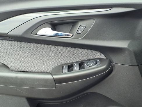 Used 2023 Chevrolet TrailBlazer LT FWD image 24