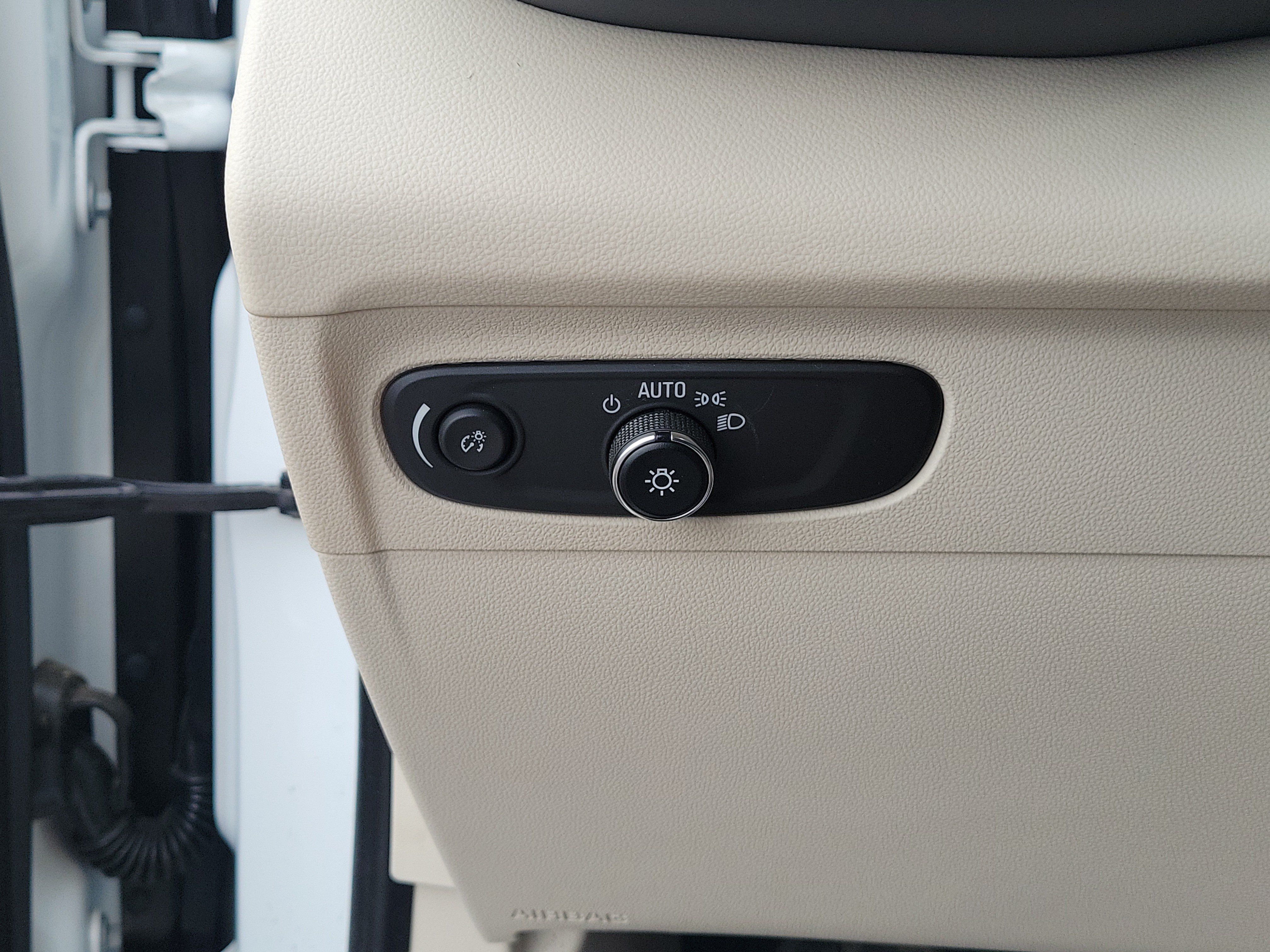 Used 2023 Buick Envision Essence AWD/4WD image 21