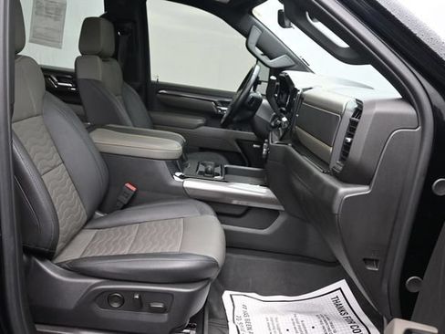 Used 2024 Chevrolet Silverado 2500 ZR2 w/ Technology Package AWD/4WD image 8