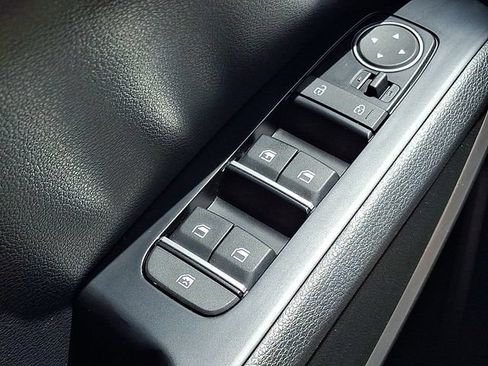 Used 2025 Kia Soul LX FWD image 27