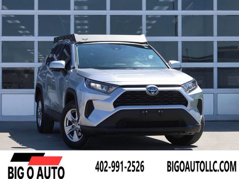Used 2021 Toyota RAV4 LE AWD/4WD image 1