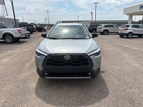 Used 2026 Toyota Corolla Cross XLE FWD image 4