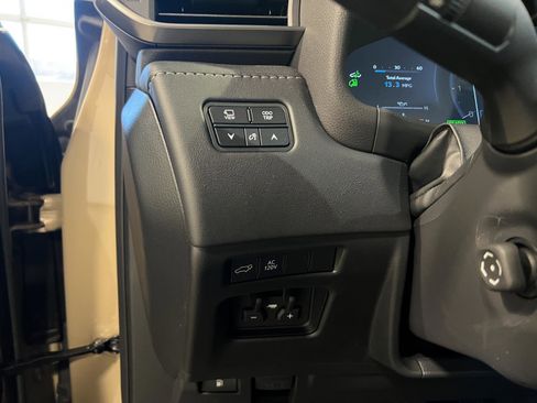 Used 2025 Lexus LX 700h Overtrail image 15