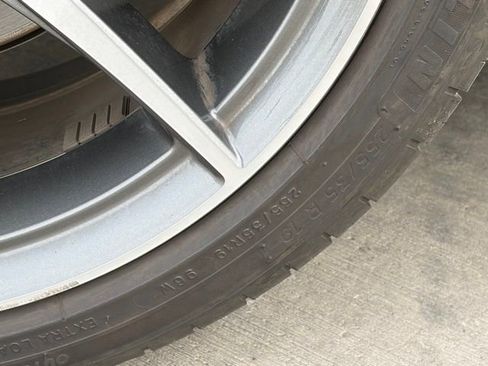 Used 2025 Genesis G70 2.5T image 7