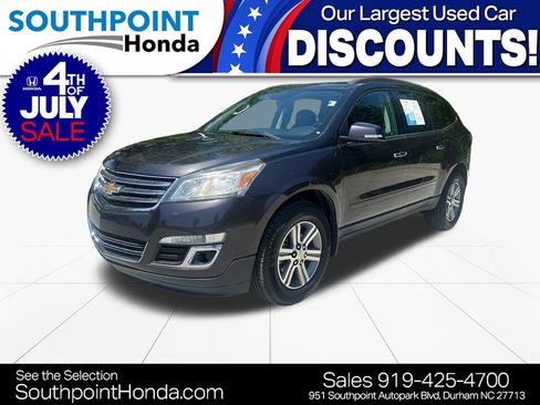 Used 2016 Chevrolet Traverse LT FWD image 3