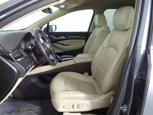 Used 2020 Buick Enclave Essence w/ LPO, Luxury Package image 10