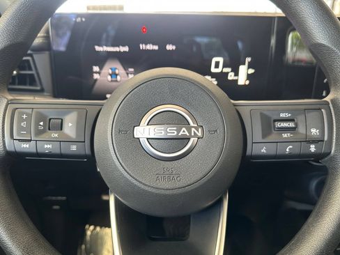 Used 2025 Nissan Kicks SV FWD image 23