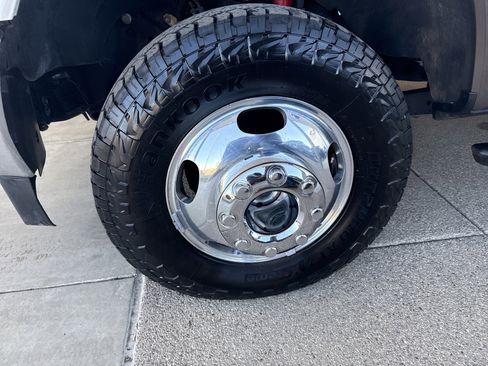 Used 2017 Ford F350 Lariat w/ Lariat Value Package image 9