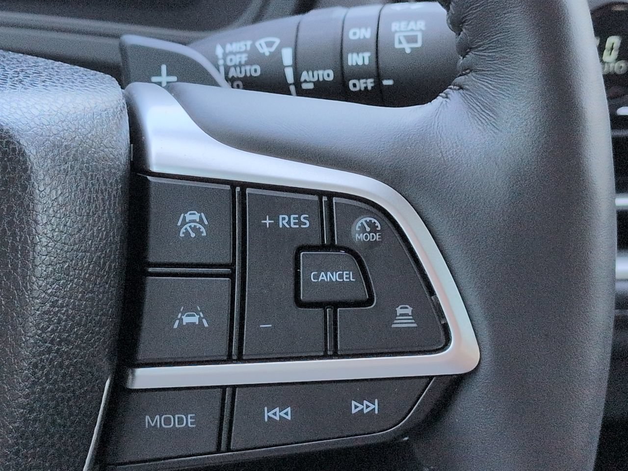 Used 2024 Toyota Grand Highlander AWD image 28